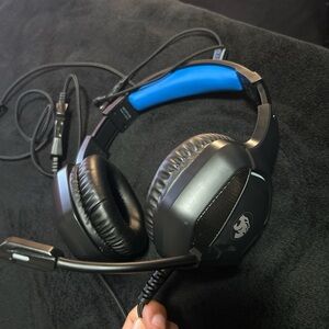 Black Gaming Headset with USB and Audio Jack